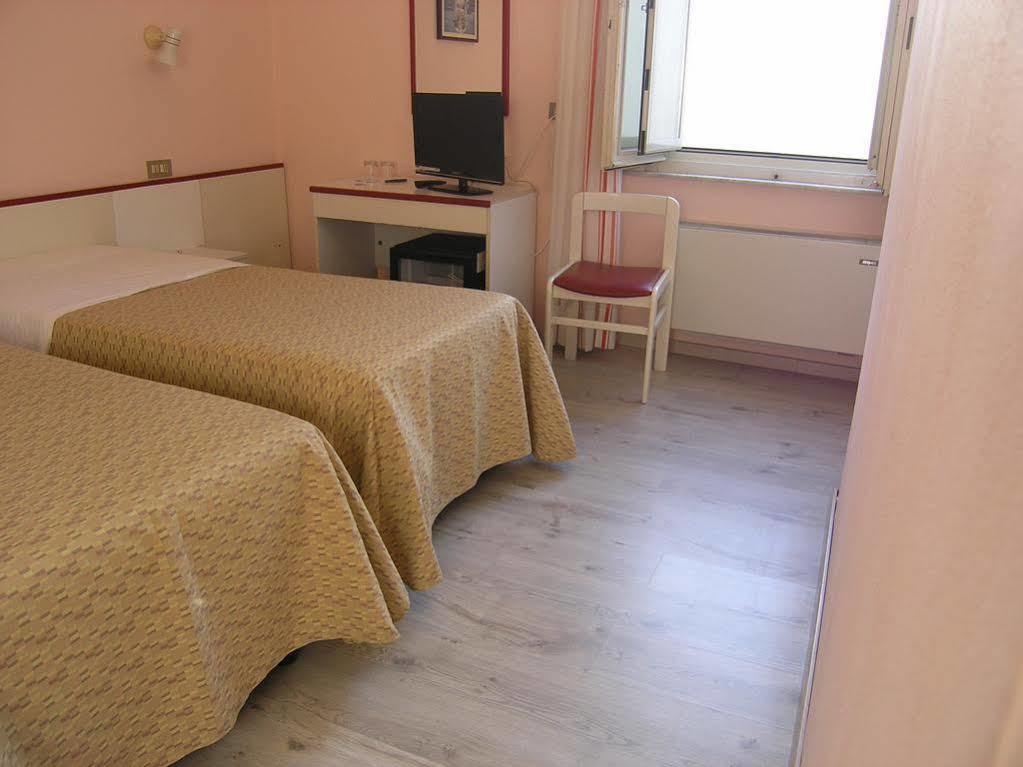 Elba Hotel Rosignano Solvay Eksteriør billede